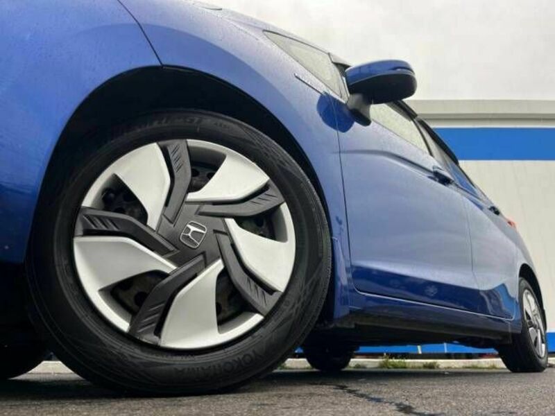 FIT HYBRID