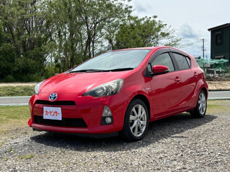 TOYOTA　AQUA