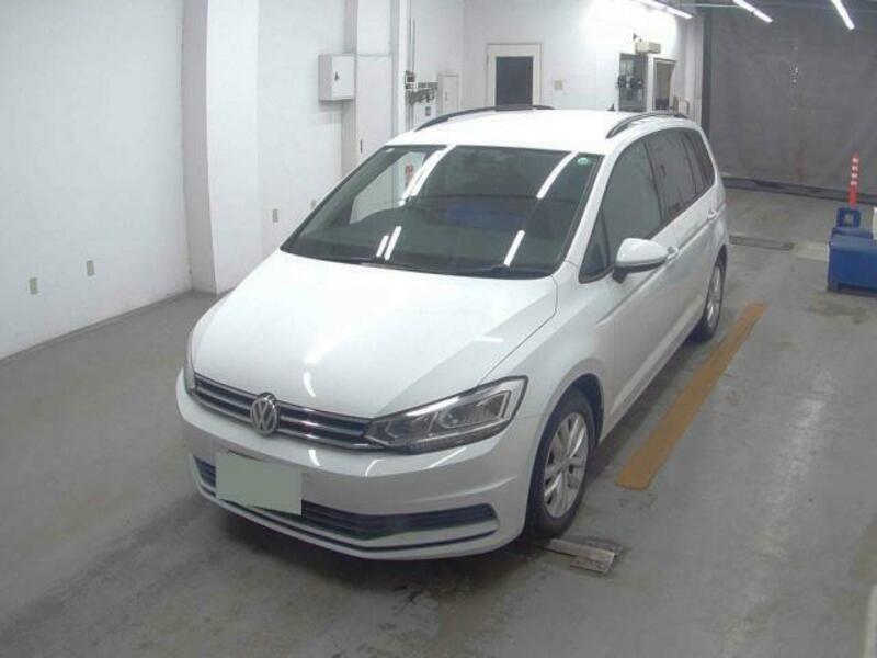 VOLKSWAGEN GOLF TOURAN