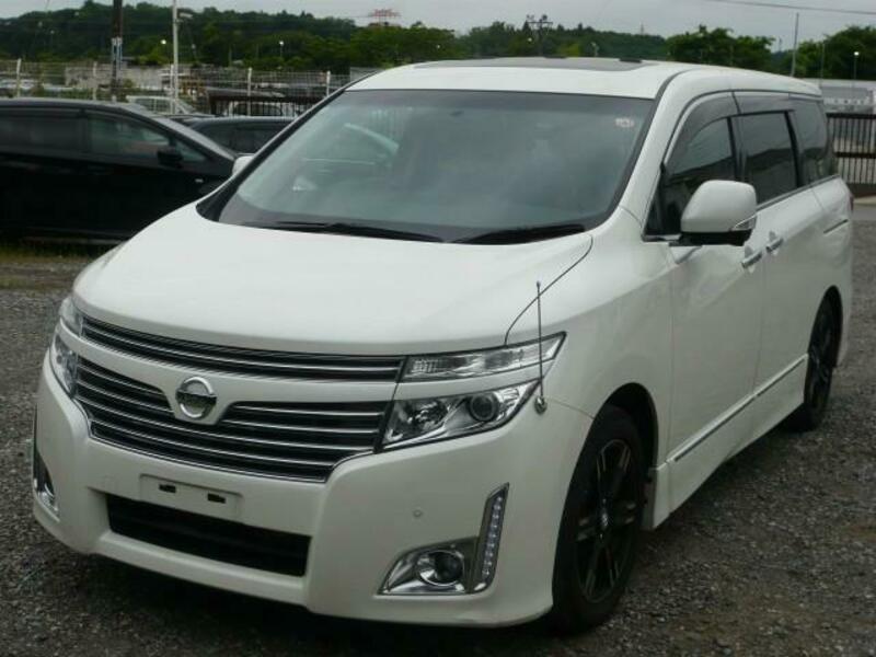 NISSAN ELGRAND