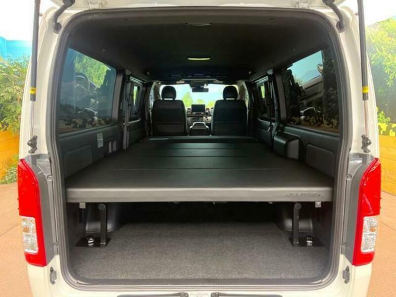 HIACE VAN-9