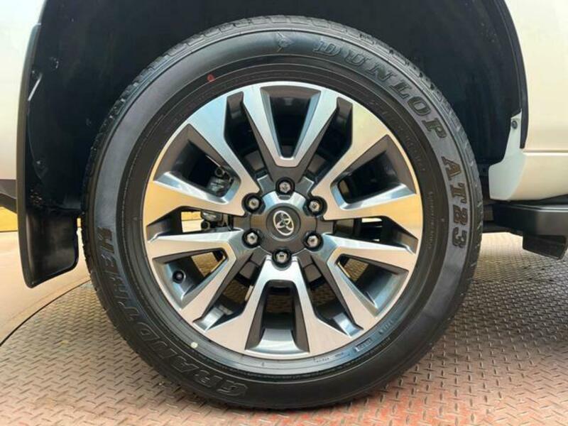 LAND CRUISER PRADO-12