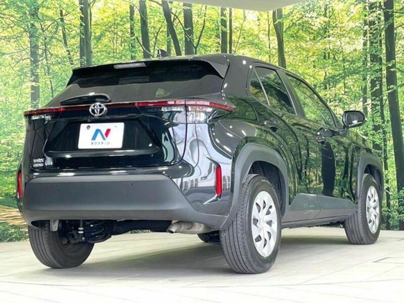 YARIS CROSS-16