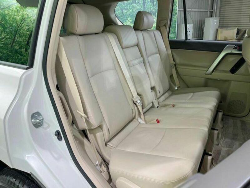 LAND CRUISER PRADO-10