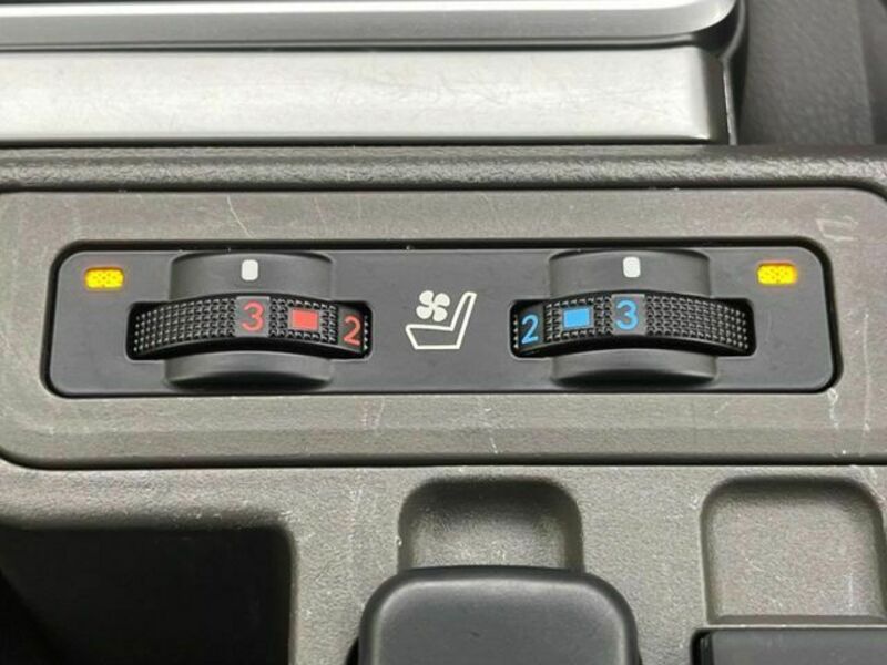 LAND CRUISER PRADO-2