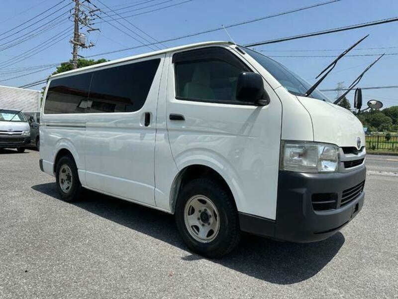 TOYOTA Regiusace Van