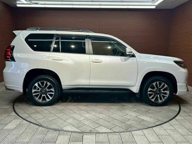 LAND CRUISER PRADO-15