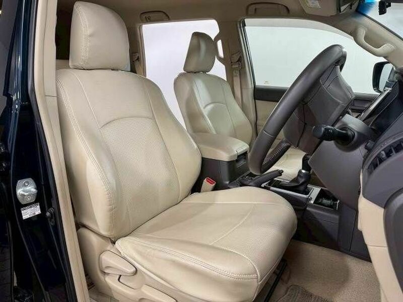 LAND CRUISER PRADO-4