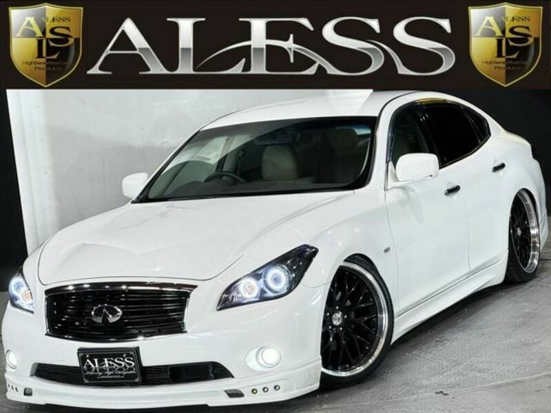 NISSAN　FUGA HYBRID