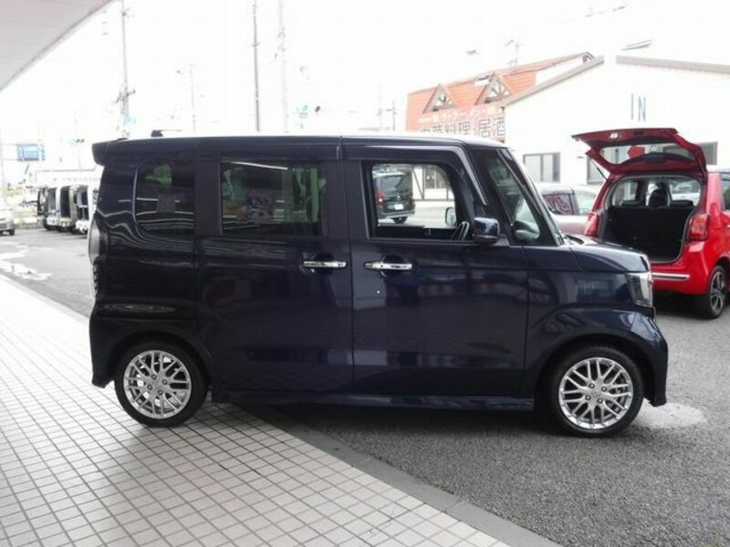 N BOX CUSTOM-3