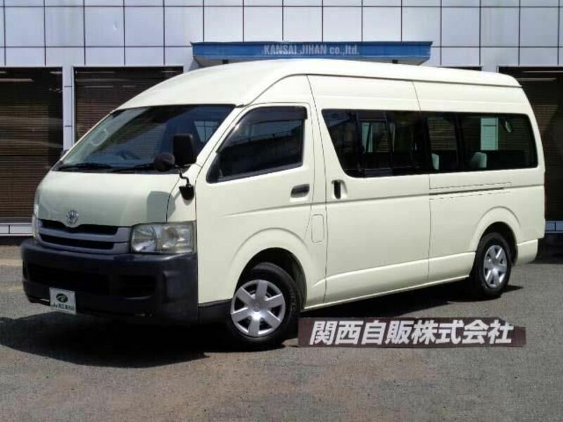 TOYOTA HIACE COMMUTER