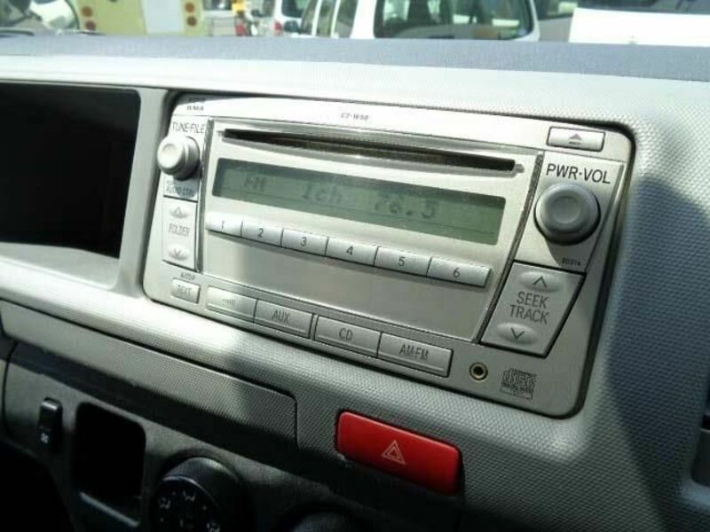 HIACE COMMUTER