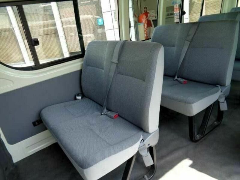 HIACE COMMUTER
