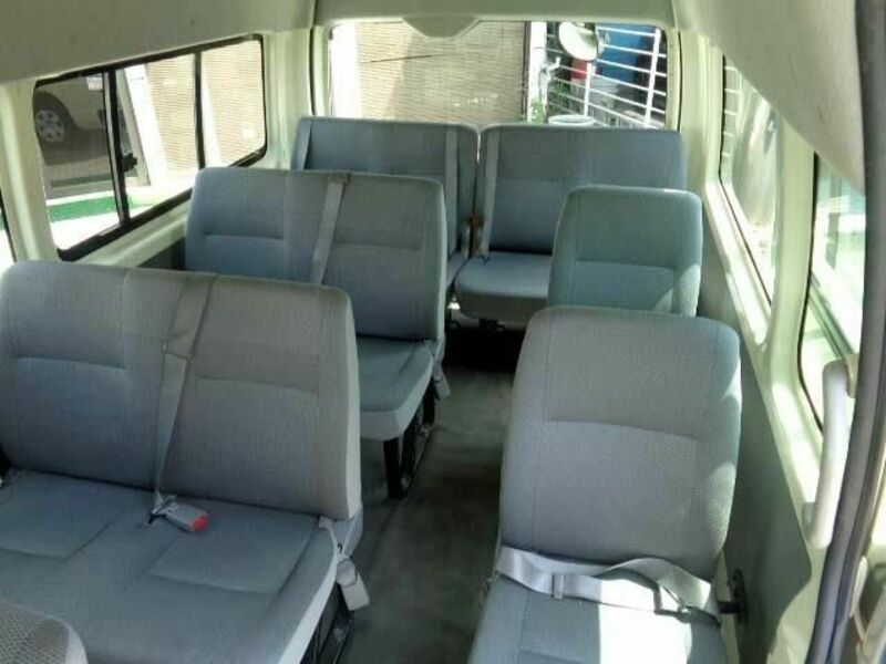 HIACE COMMUTER