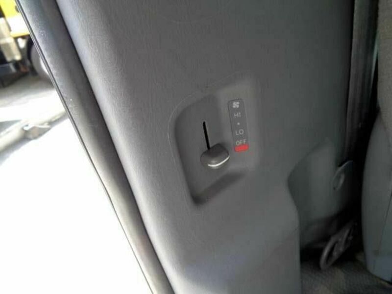 HIACE COMMUTER