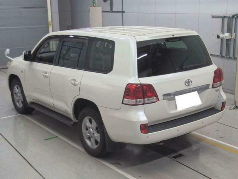LAND CRUISER-3