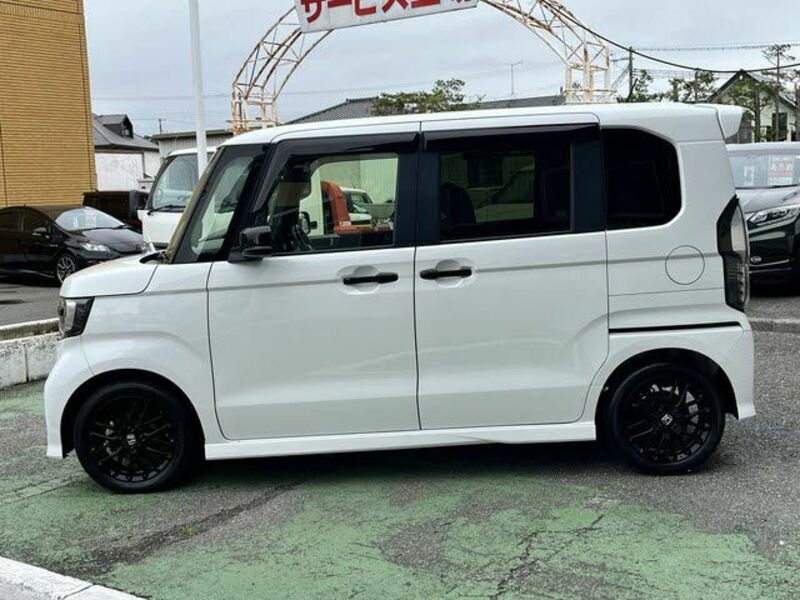 N BOX CUSTOM
