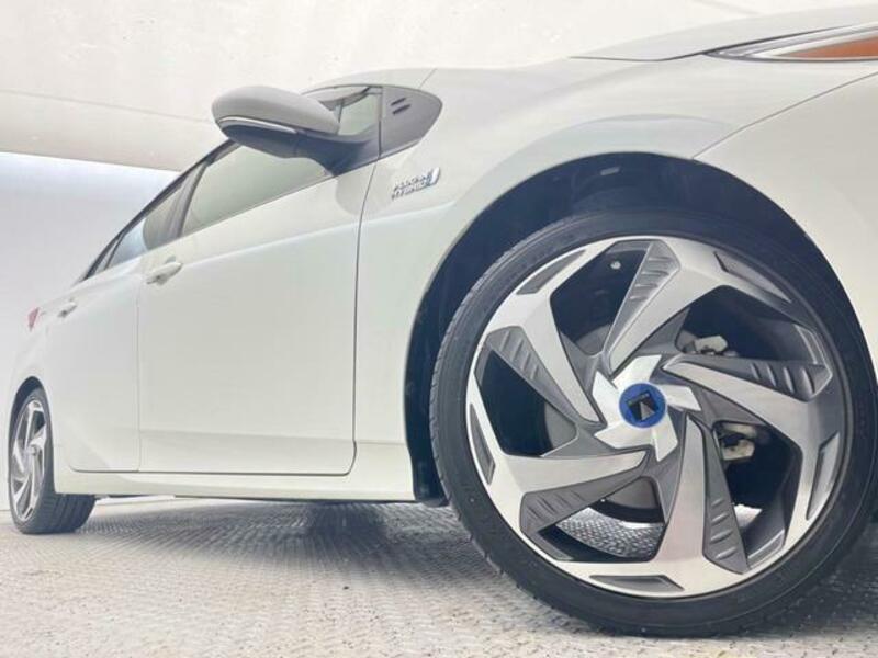 PRIUS PHV