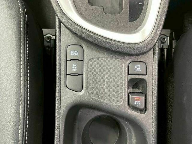 YARIS CROSS-10