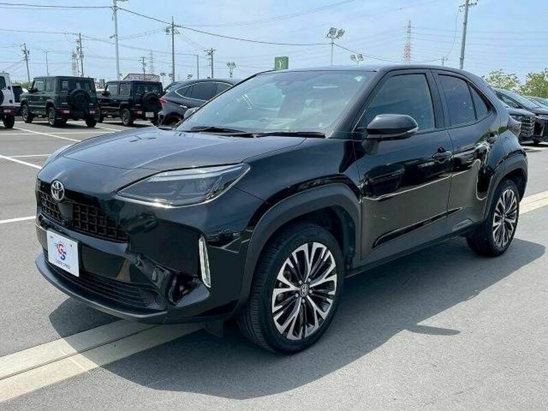 YARIS CROSS-13