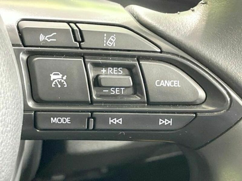 YARIS CROSS-4