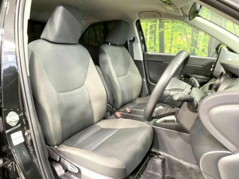 YARIS CROSS-7