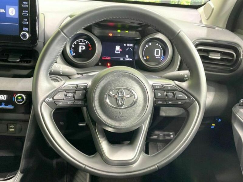 YARIS CROSS-10