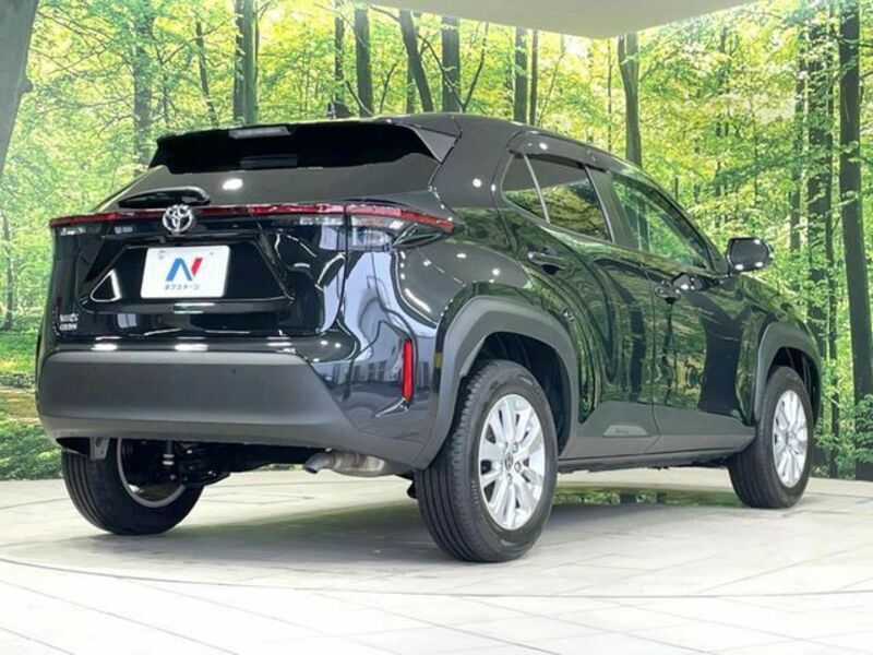 YARIS CROSS-16
