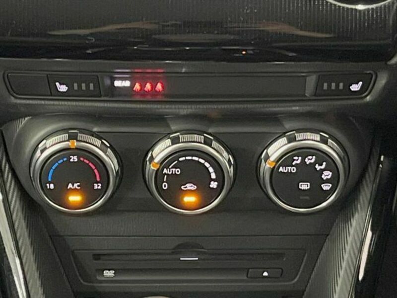 MAZDA2-6