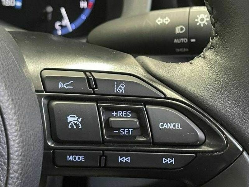 YARIS CROSS-4