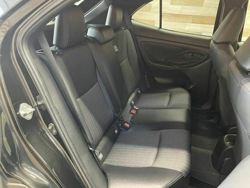 YARIS CROSS-11