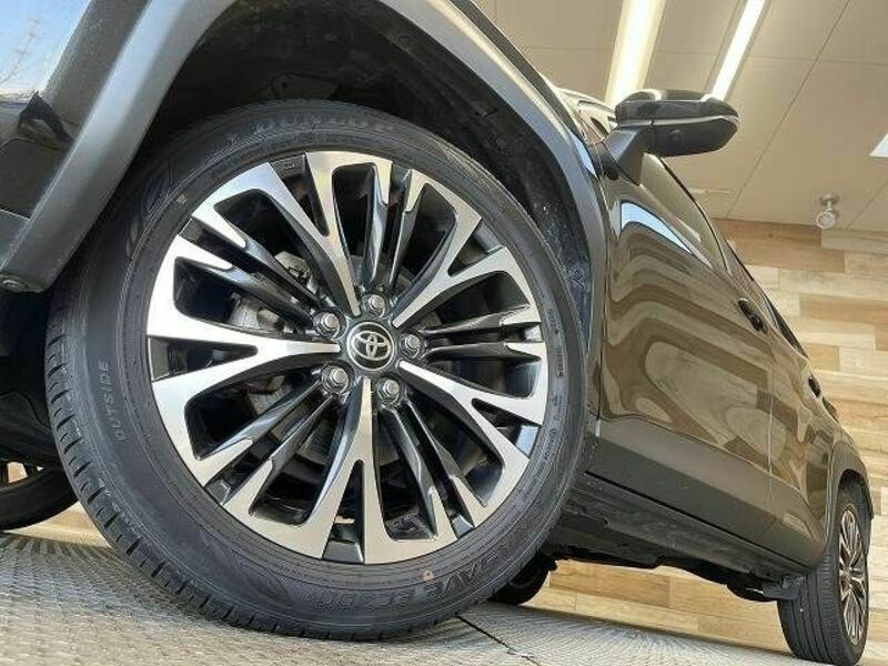 YARIS CROSS-18
