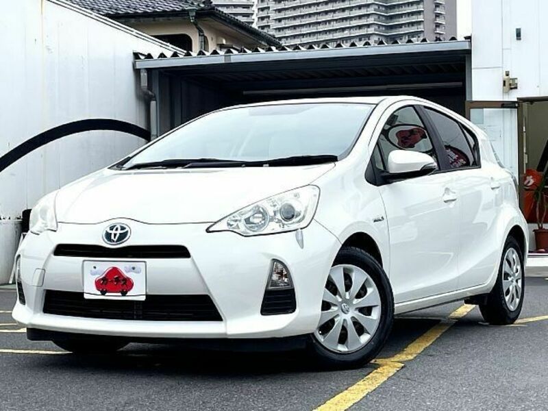 TOYOTA　AQUA