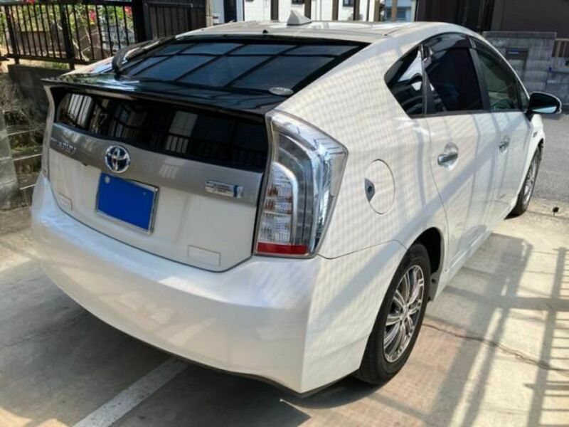 PRIUS PHV