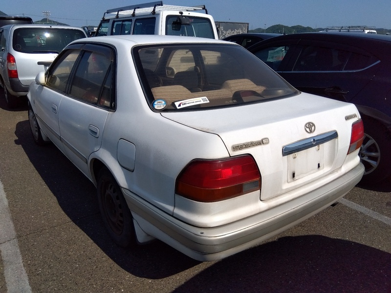 COROLLA SEDAN