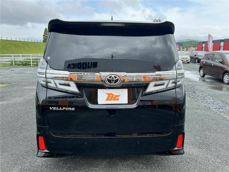 VELLFIRE-11