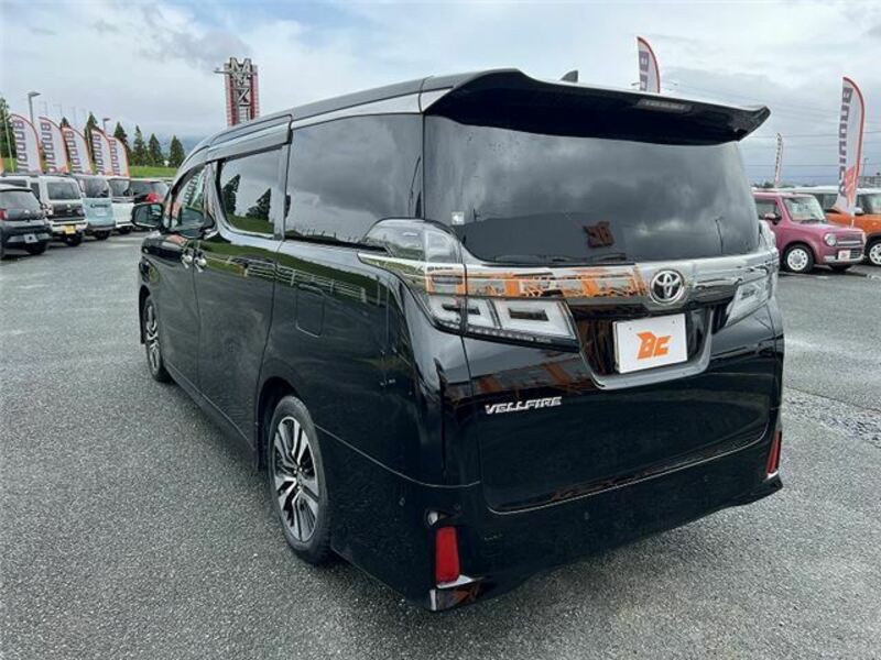 VELLFIRE-12