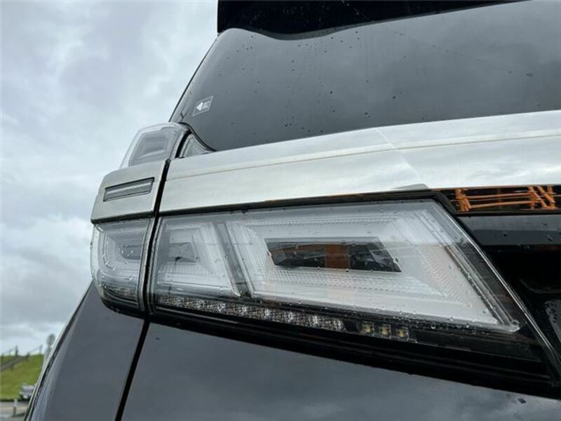 VELLFIRE-34
