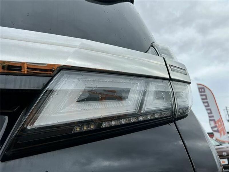 VELLFIRE-35