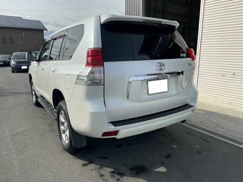 LAND CRUISER PRADO-3