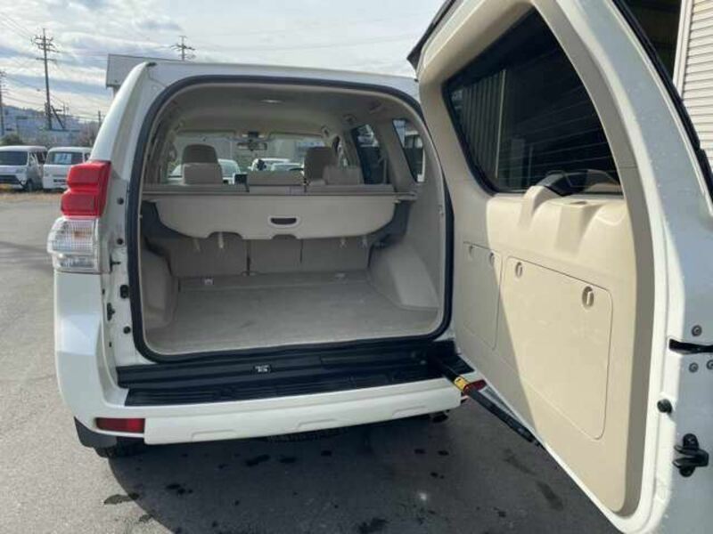 LAND CRUISER PRADO-15