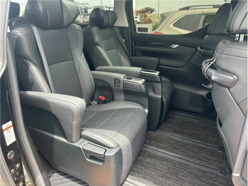 VELLFIRE-12