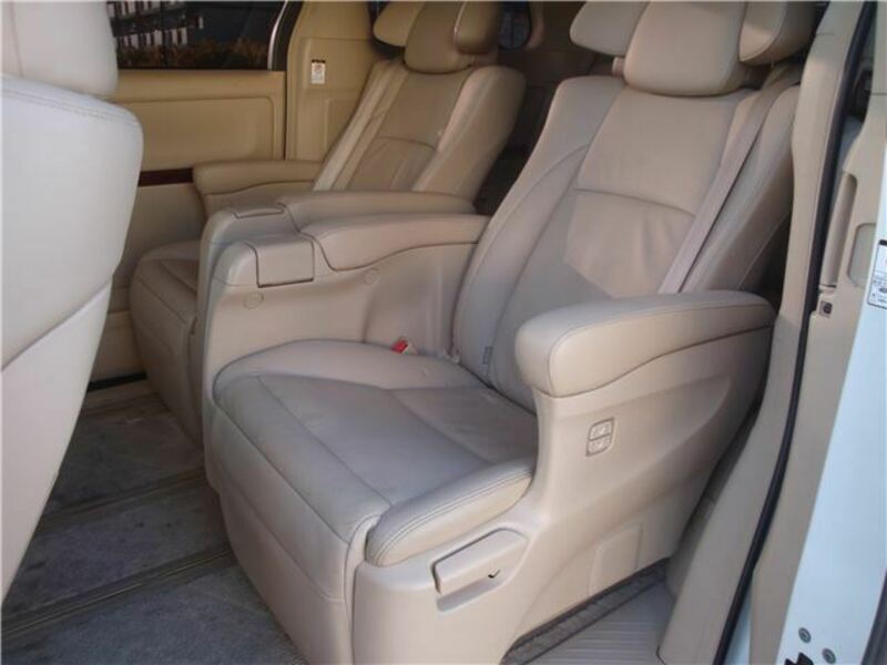 VELLFIRE-8