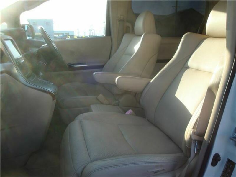 VELLFIRE-10