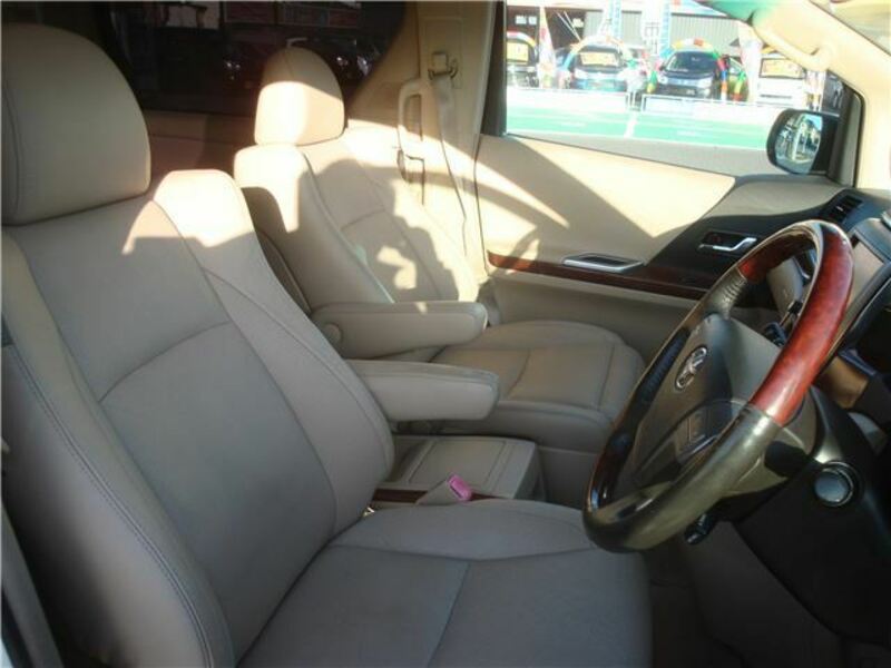 VELLFIRE-11