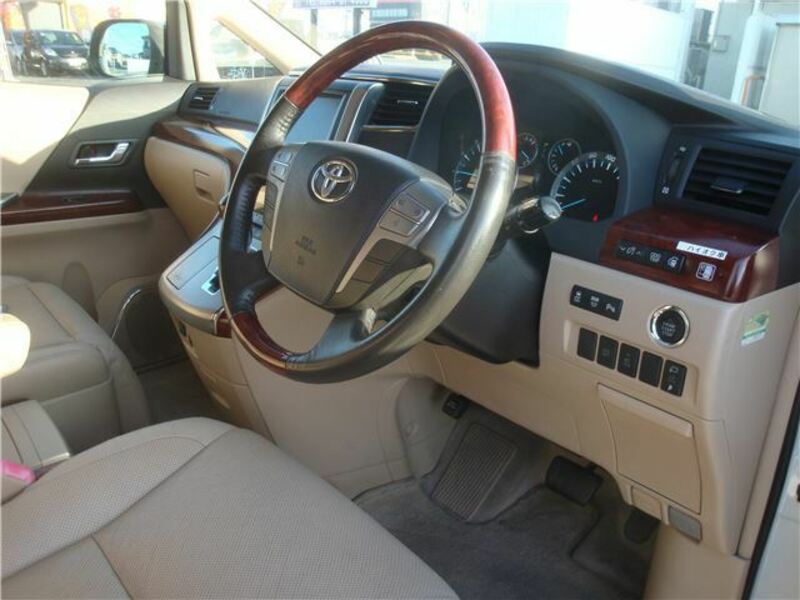 VELLFIRE-12