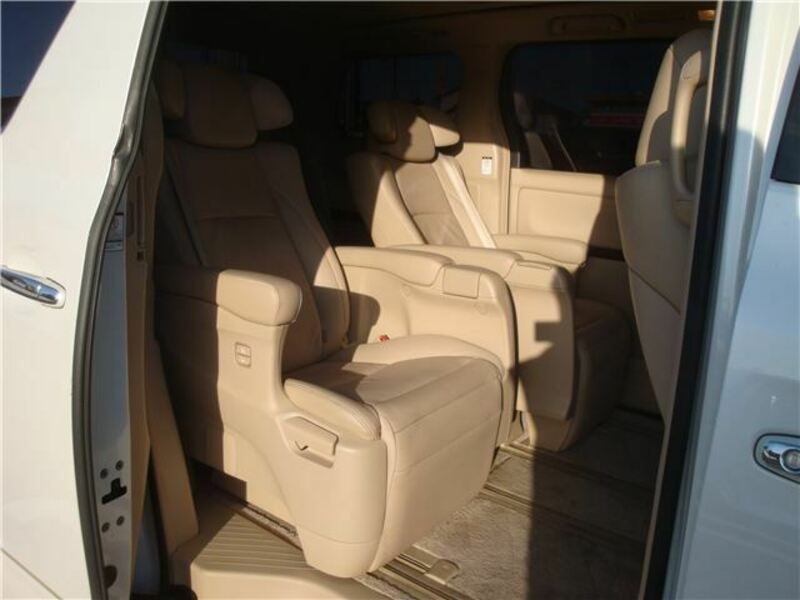 VELLFIRE-15