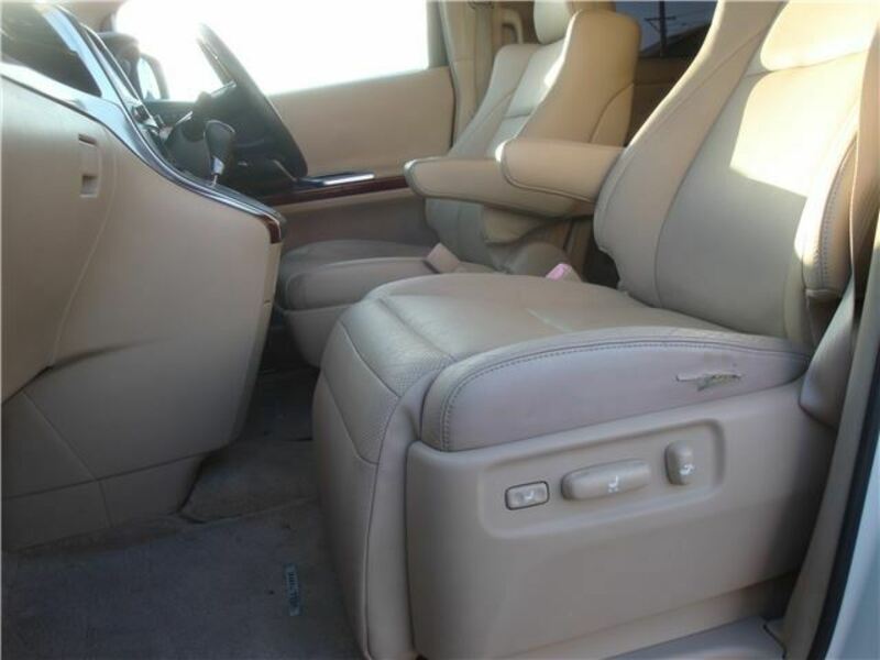 VELLFIRE-18