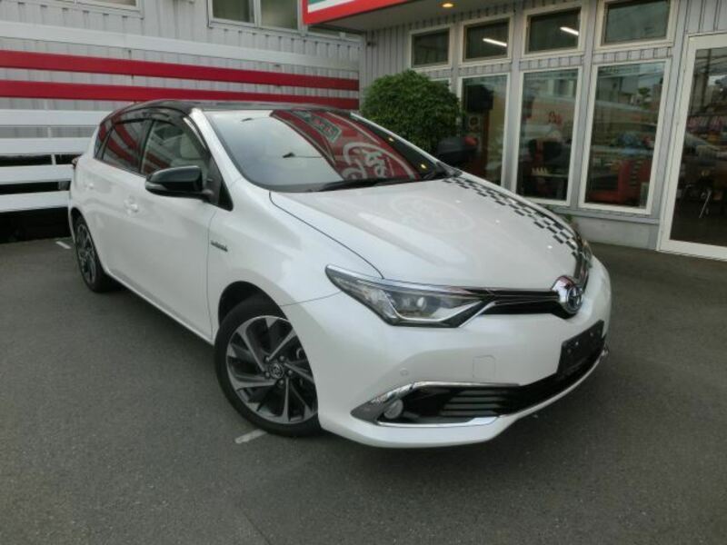 TOYOTA AURIS