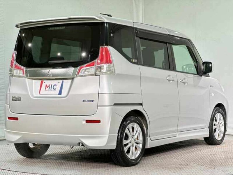 DELICA D2